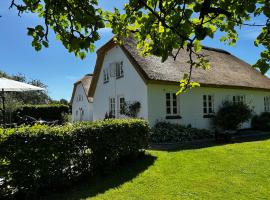 Thatched country escape - Aarhus, alojamiento con onsen en Lystrup