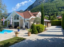 Beau studio 3 &eacute;toiles au bord du lac parking priv&eacute; gratuit