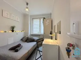 Pineapple Room 10 Min to Old Town Gdańsk,PKP & Shopping Mall