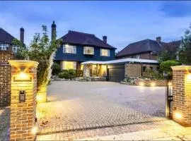 Place to stay in New Malden