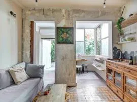 Stylish 2 suits apartment by the beach