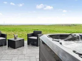 The Seaview Snug