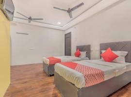 Hotel Ankitha Grand، فندق في Kondapur