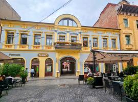 La Opt Apartments: Oradea şehrinde bir otel