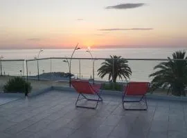 Fronte mare Levante - Houses & Flats