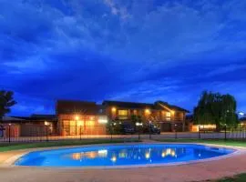 Motel Meneres, hotel near Corowa Airport - CWW, 