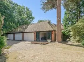 Chalet Gerrards Cross
