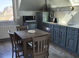Villa Réséda appartement, Ault 50 m de la mer, hotel en Ault