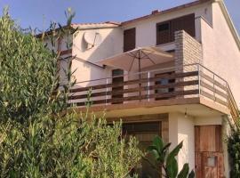 Apartman Anđelko, alojamiento con cocina en Barbat na Rabu