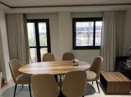 2 BRs Chalet in Helnan Resort with access to the sea and Pools, hotel in Port Said