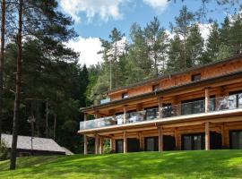 Esperanza Lake Resort, hotel pantai di Trakai