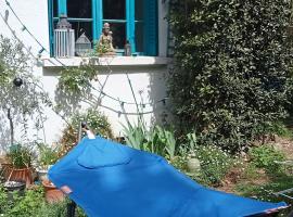 Au jardin croix roussien, hôtel à La Celle-sous-Gouzon