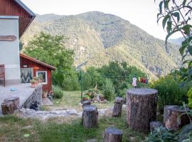 Hikers Hut Pr Blažu, hotel v destinaci Podbrdo