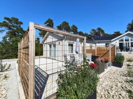 Amazing Holiday Home in Fröjel, hotel in Klintehamn