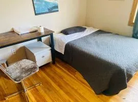 Le1226-Private Room 4 with Free WIFI and Parking