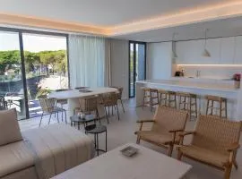 GINVA - Luxury Beachfront Apartment