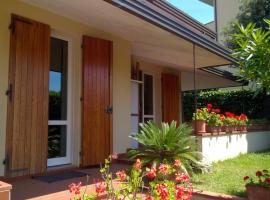 Villa immersa nel verde del parco del San Bartolo, hotel in Castel di Mezzo