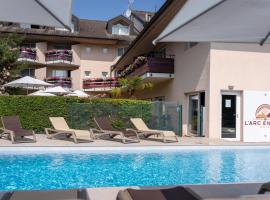 Logis Hotel Arc En Ciel, hotel v destinaci Thonon-les-Bains