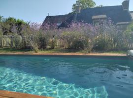 La chambre du Grand Val, hotel u gradu 'Caden'