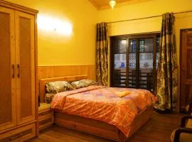 Echo 1BR close to Mall Road and Naini Lake