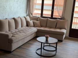 Bel appartement au calme dans copropriété t 3 hauteur Montbéliard, hotel in Montbéliard