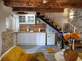 VELA VOLTA Holiday Home ค็อทเทจในเวอร์บนิค