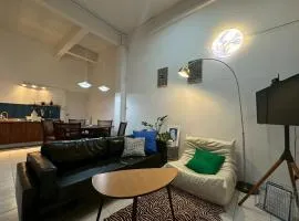 W House for group, Cozy Loft 3BR - Ramkhamhang 15mins to BKK Airport