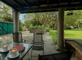 Forest Studio Apt free gated Parking on 2 acres Garden