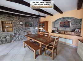 Domus Carstica，塞札納的小屋