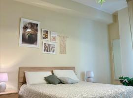 Favola Guesthouse Affittacamere, hotel con bañera de hidromasaje en Nettuno