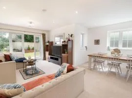 The Maple Nest - Sleep 9-Free WiFi - Constructors Deal