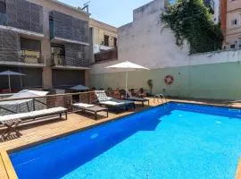 My Space Emirates - Bright Apartment in Gracia with shared Pool
