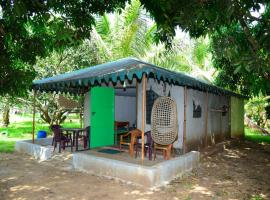 Lucky Escape Adda, hotel v destinaci Hullahalli