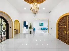 9kft Mega Retreat, Jacuzzi Tennis, Lake 11 BR