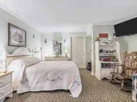 Quiet Getaway with Queen Bed & Wi-Fi
