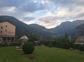Edelweiss Hotel, hotel v destinaci Torla