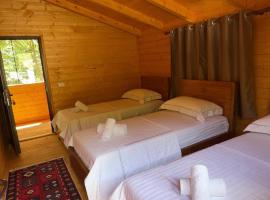 Bujtina Lindi, pet-friendly hotel in Rrogam
