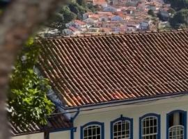Acomodação Bicentenária - qrts parte baixa da casa - Rua Casa da Ópera, capsule hotel in Ouro Preto