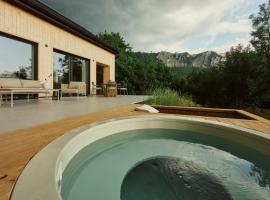 NORTE - house by the cliff, casa de campo em B&eacute;lap&aacute;tfalva