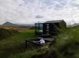 Panorama Glass Lodge SOUTH, hotell sihtkohas Hella