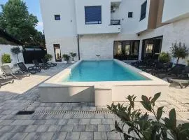 POOL RESORT Vila Lena - Lux residence apartman 1