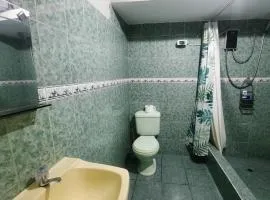 Camping bajo techo en Departamento compartido -Traer su propio Colchón inflable y bolsa de dormir