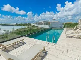New Bamboo K'áak Pool & Roof