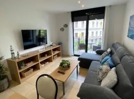 Ikigai Suite - 6p Modern Apartment with Parking & Swimming Pool