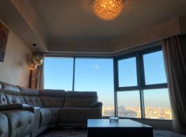 In the clouds，位于亚历山大的带泳池的酒店