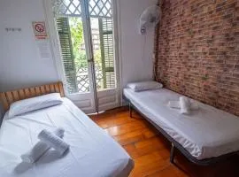 Diagonal House Hostel