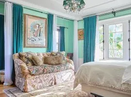 Hollywood Deluxe Homestay