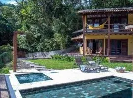 Maresias Casa de campo na praia cercada de verde!
