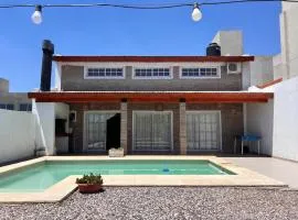 Casa quincho con Pileta