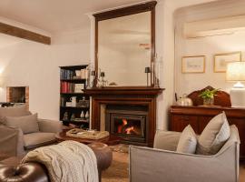 Tweedies Gully Estate Settlers Cottage Barossa、Williamstownのペット同伴可ホテル
